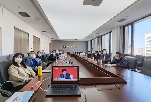 德赢ac米兰官方合作vwin观看十九届六中全会新闻发布会-良乡教工会场_副本.jpg