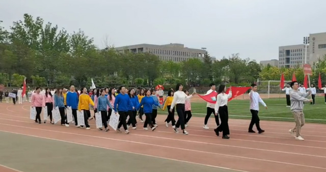 德赢ac米兰官方合作vwin在第60届校运会拼搏奋进.jpg